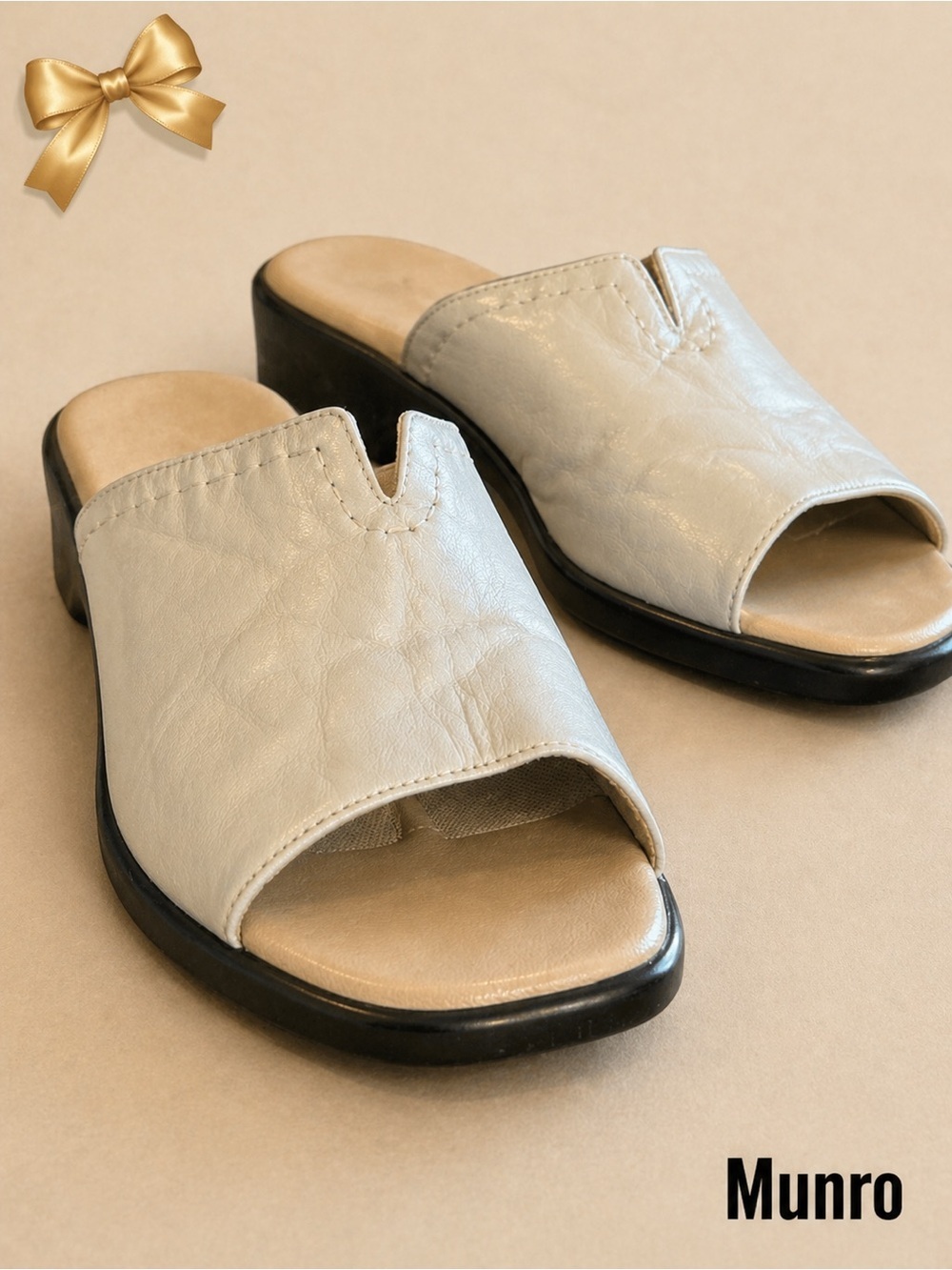 Munro American Low Heel Wedges Comfort Cream Open Toe & Heel Foot Cover 7.5